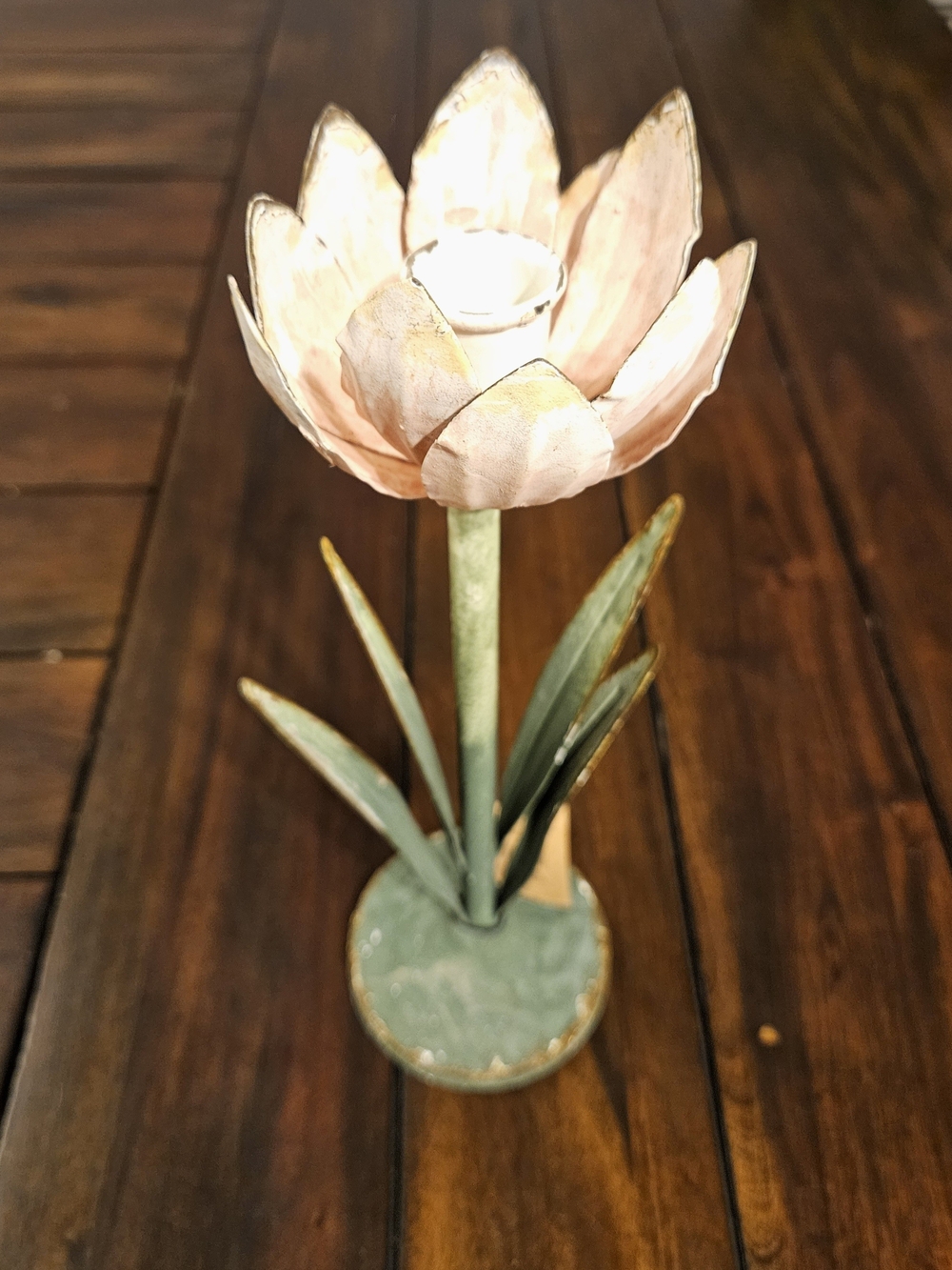 Creative Co-Op Distressed Metal Tulip Flower Taper Candle Holder (Item #DF9585A)